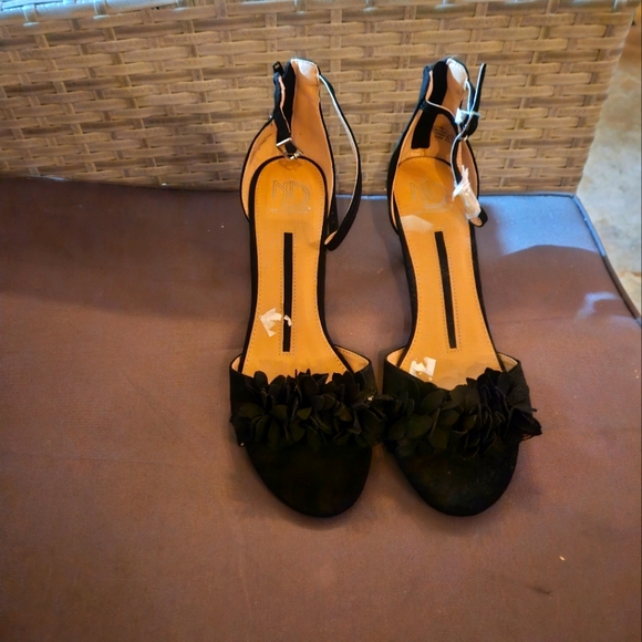 New Direction  black size 10 heels - Picture 1 of 4
